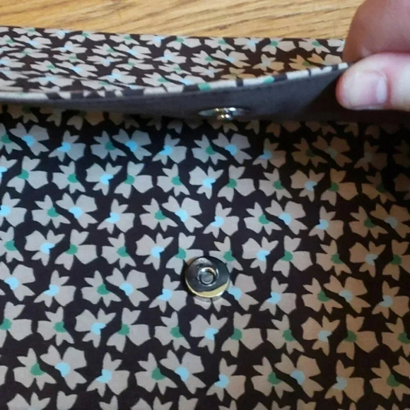 Old Navy‎ NWOT brown/tan/green print clutch - Picture 7 of 7